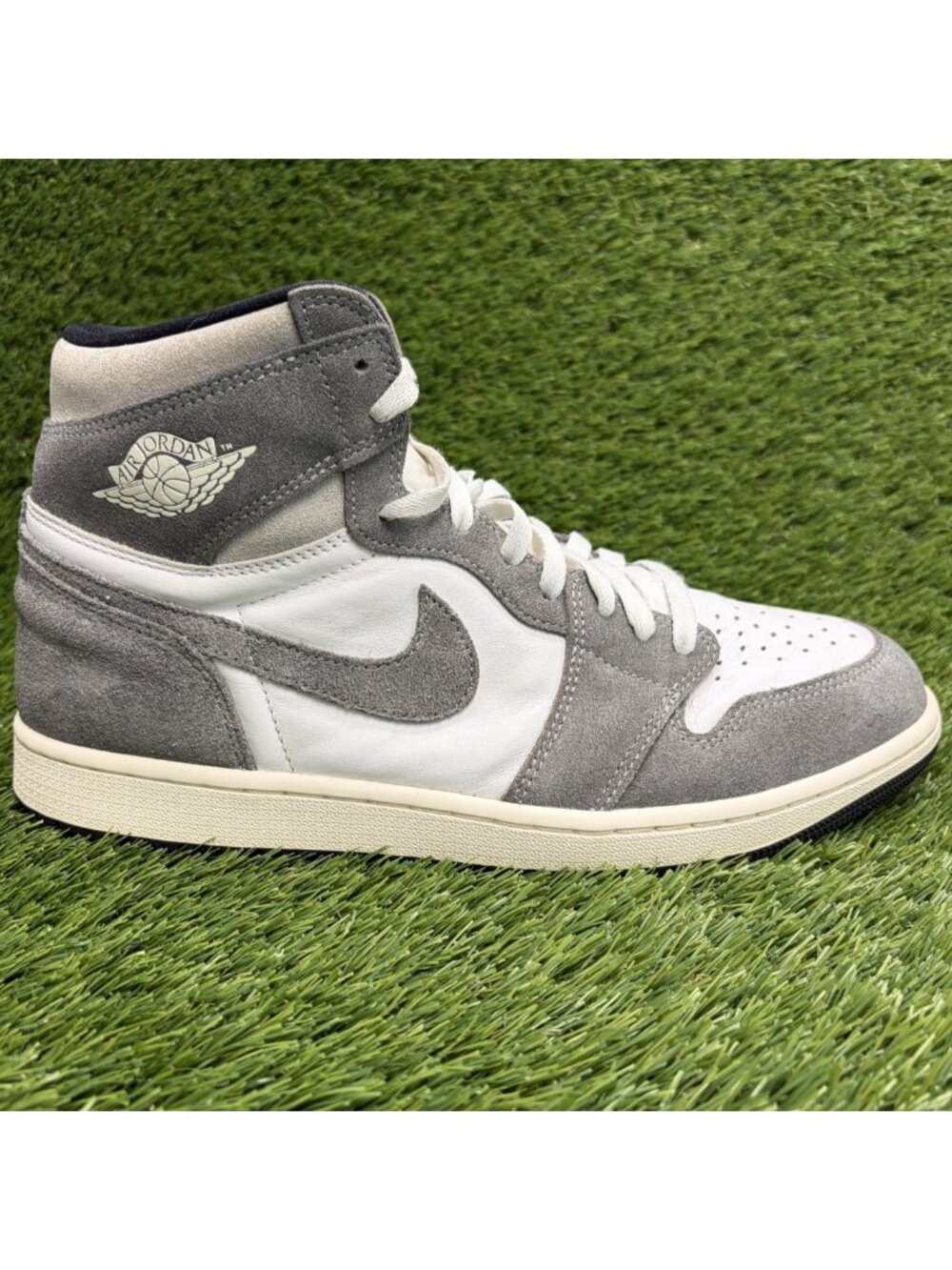 Nike Air Jordan 1 Retro High Mens Size 11 White Gray Basketball Shoes Sneakers